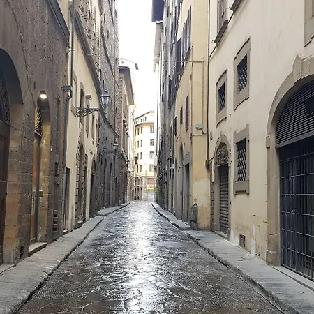 Alessandra 2* Florence
